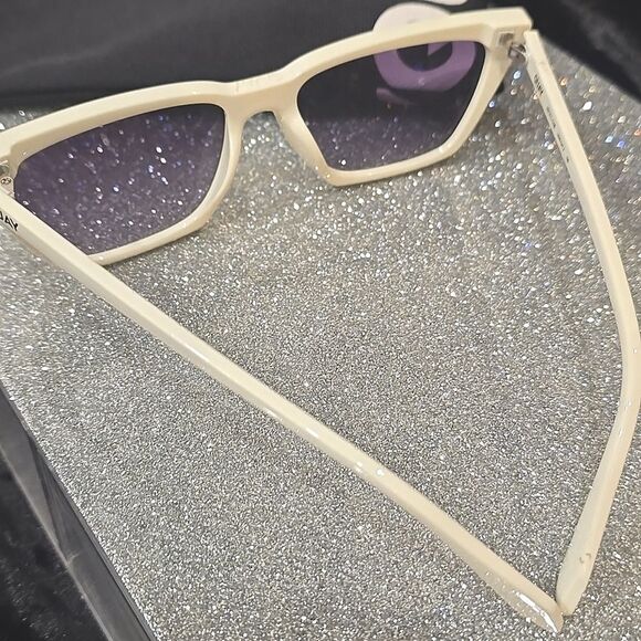 Quay Australia Bad Habit Cat Eye Sunglasses- Bone Frame/Smoke Lens main image 7